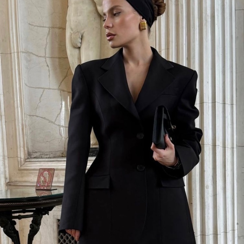 Blazer - Picture 2 of 3